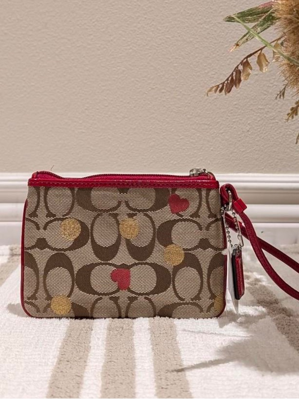 🍒COACH Purse Y2k Poppy Red Heart
Signature Lurex Wristlet🍒 - Picture 9 of 16